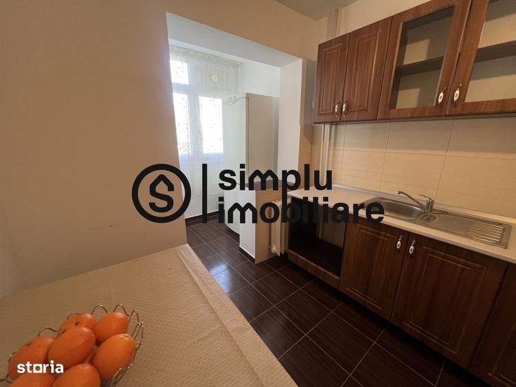 Apartament cu 4 camere decomandat în Valea Rosie