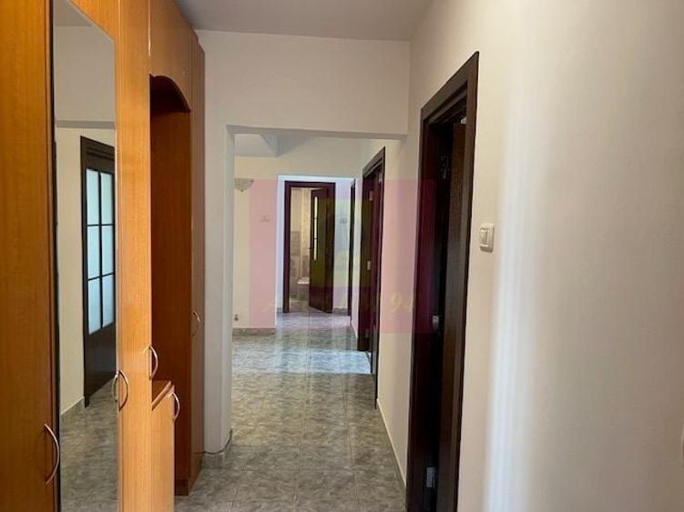Apartament cu 4 camere decomandat în Unirii