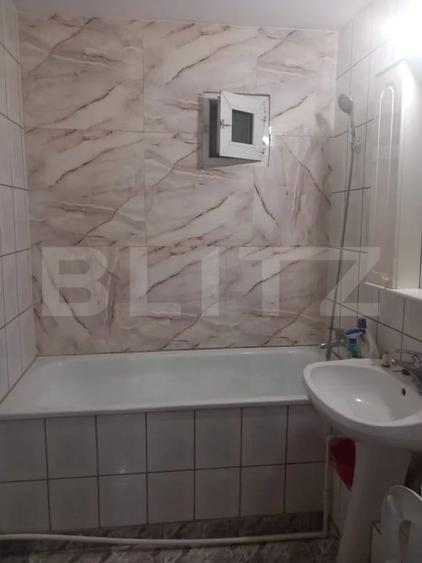 Apartament cu 2 camere decomandat, mobilat în Micro 6