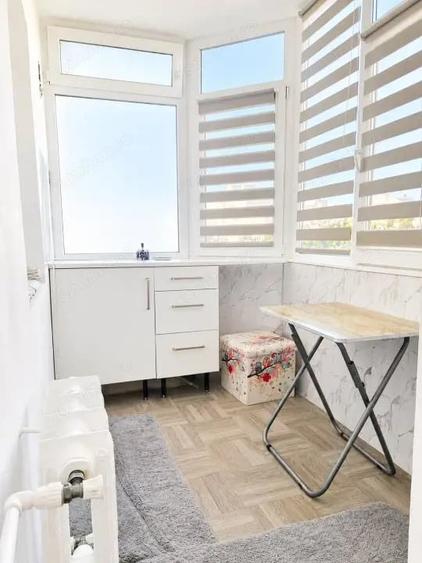 Apartament cu 2 camere decomandat în Trocadero