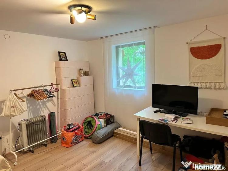 Casă cu 5 camere cu Teren 3029 Mp în Central