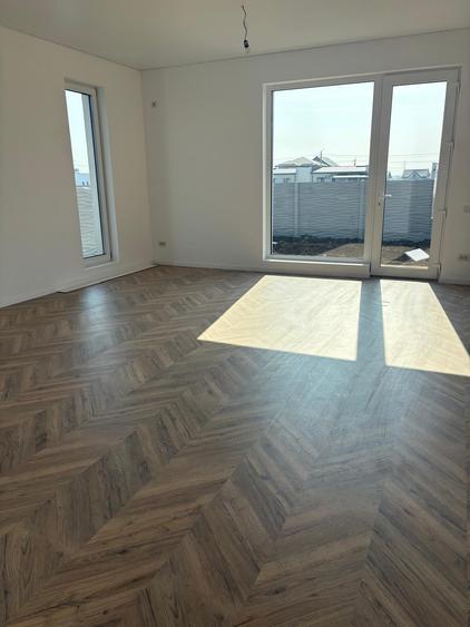 Casă individuală cu 4 camere cu Teren 371 Mp în Berceni