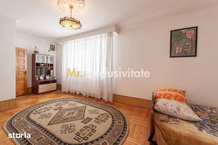 Casă cu 10 camere cu Teren 350 Mp în Exercițiu