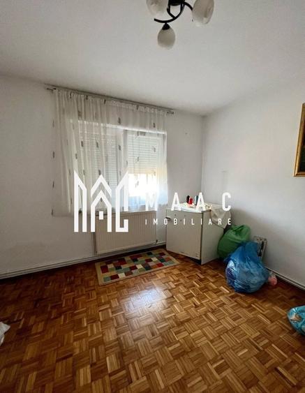 Apartament cu 3 camere semidecomandat, mobilat în Central