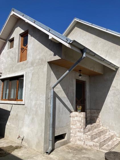 Casă individuală cu 5 camere cu Teren 300 Mp în Mărăcineni