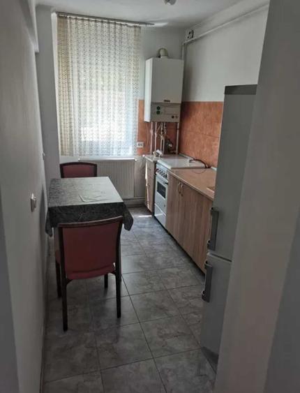 Apartament cu 2 camere decomandat în Mioveni