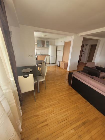 Apartament cu 3 camere semidecomandat în Zorilor