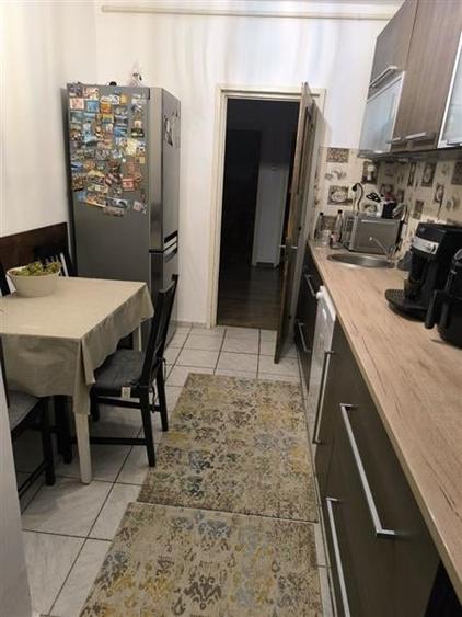 Apartament cu 3 camere decomandat, mobilat în Răcădău