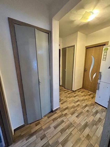 De vanzare apartament 2 camere in zona Dambovita - 2