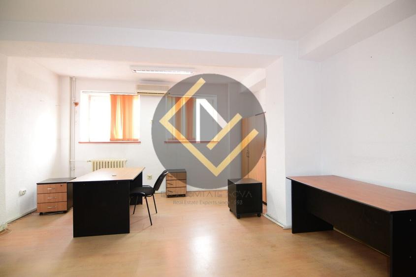 Casă individuală cu 23 camere cu Teren 475 Mp în Unirii