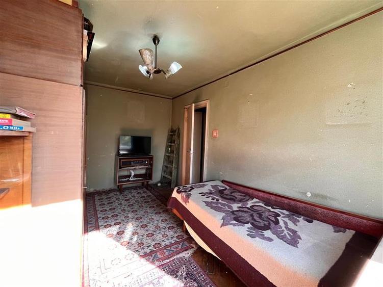 Apartament cu 3 camere nedecomandat în Central