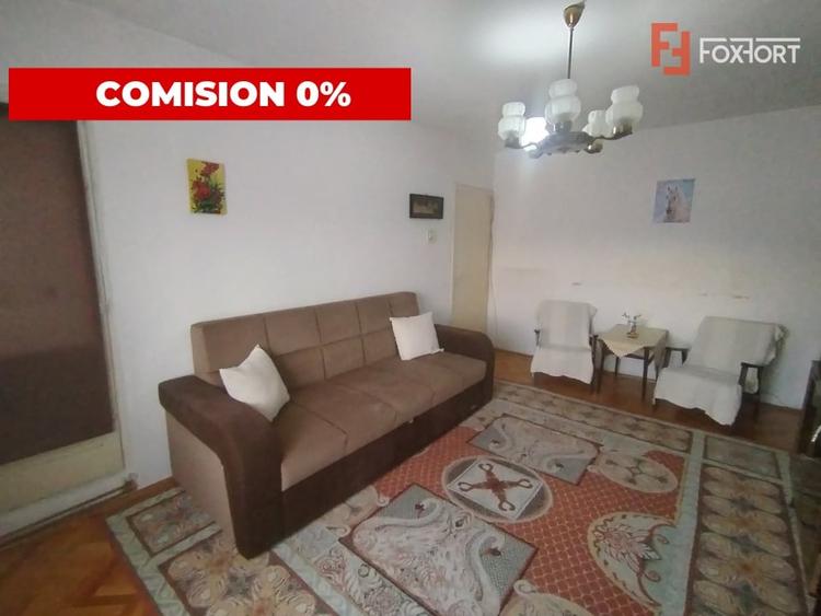 Apartament cu 3 camere decomandat, mobilat în Girocului