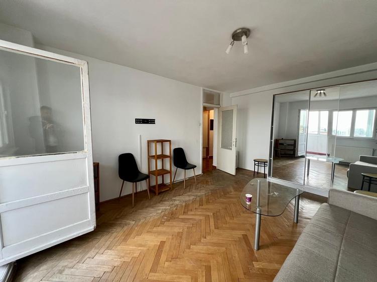 Apartament cu 3 camere decomandat, mobilat în Dacia