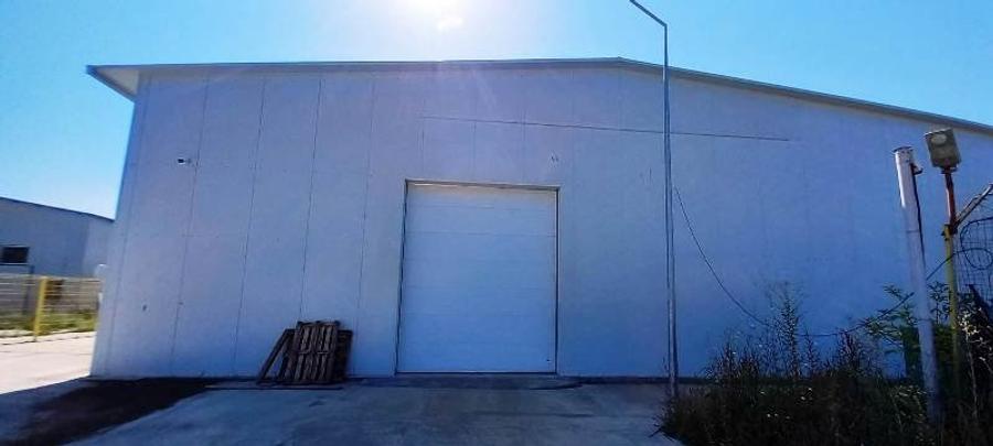 Spațiu industrial, de 1,000 mp, în Central