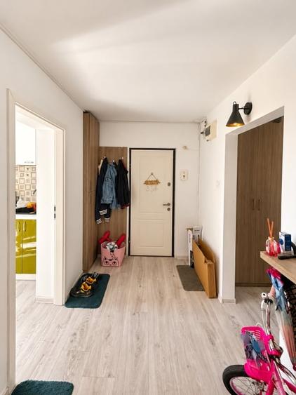 Apartament cu 3 camere decomandat, mobilat în Central