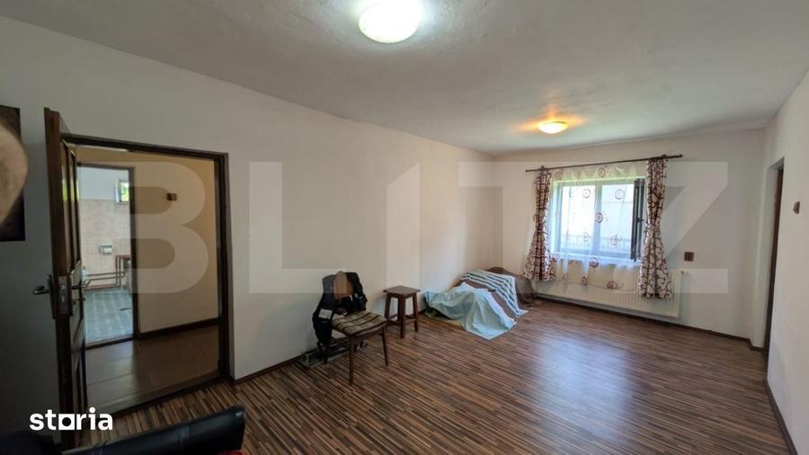Casă cu 3 camere cu Teren 2180 Mp în Central