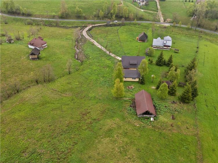 Teren intravilan de 1355 mp, în Fundata