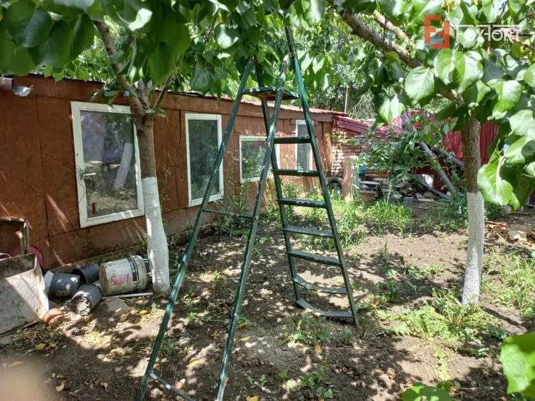 Casă cu 6 camere cu Teren 489 Mp în Plopi