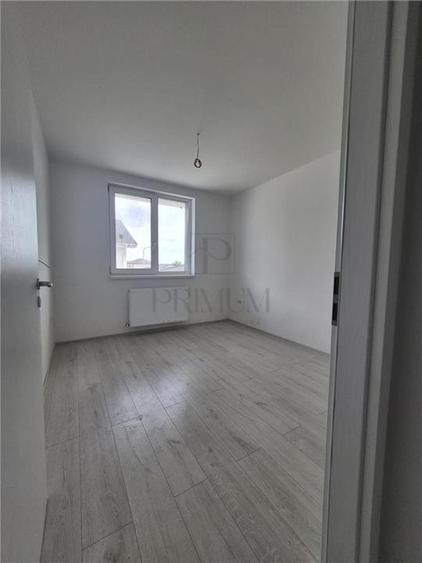 Casa insiruita - partea de margine - teren 90mp - toate utilitatile - zona excel - 15