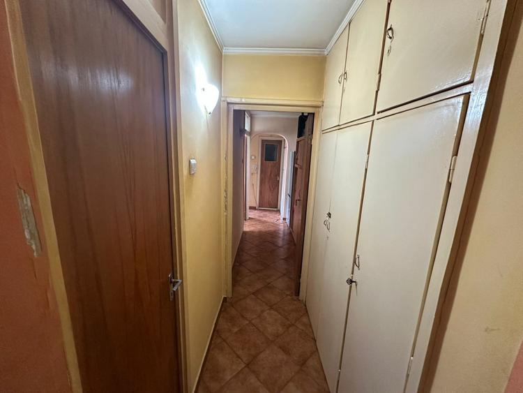 Apartament cu 3 camere decomandat, mobilat în Gorjului