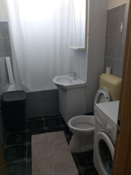 Apartament cu 2 camere decomandat în Precista
