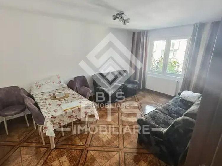 Apartament cu 4 camere decomandat în Independenței