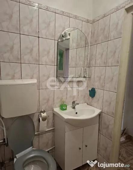 Apartament cu 3 camere semidecomandat în Calea Turzii