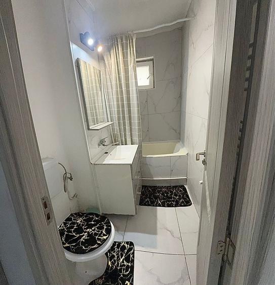 Apartament cu 3 camere decomandat în 8 Martie