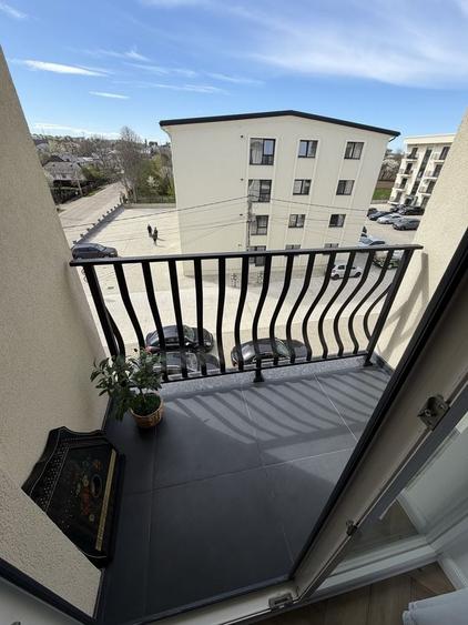 Apartament cu 2 camere decomandat în Lisaura