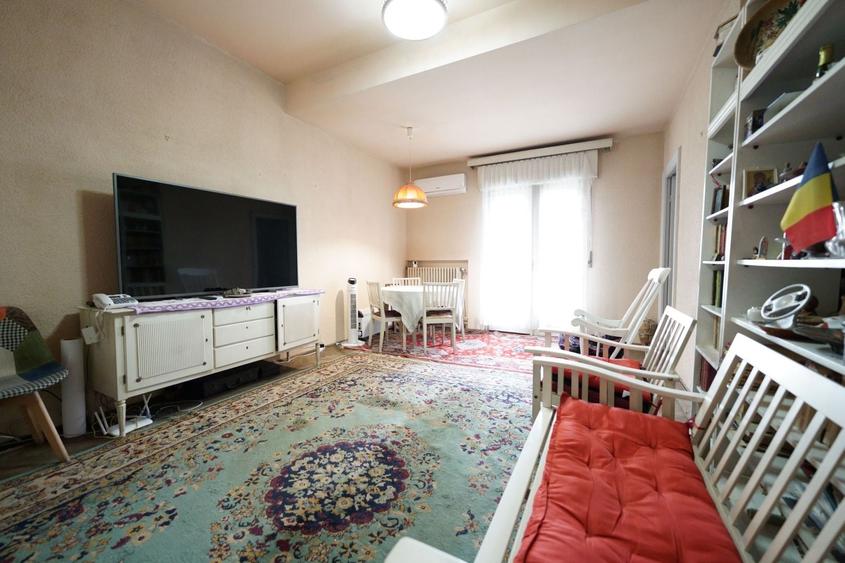 Apartament cu 3 camere în P-ța Operei