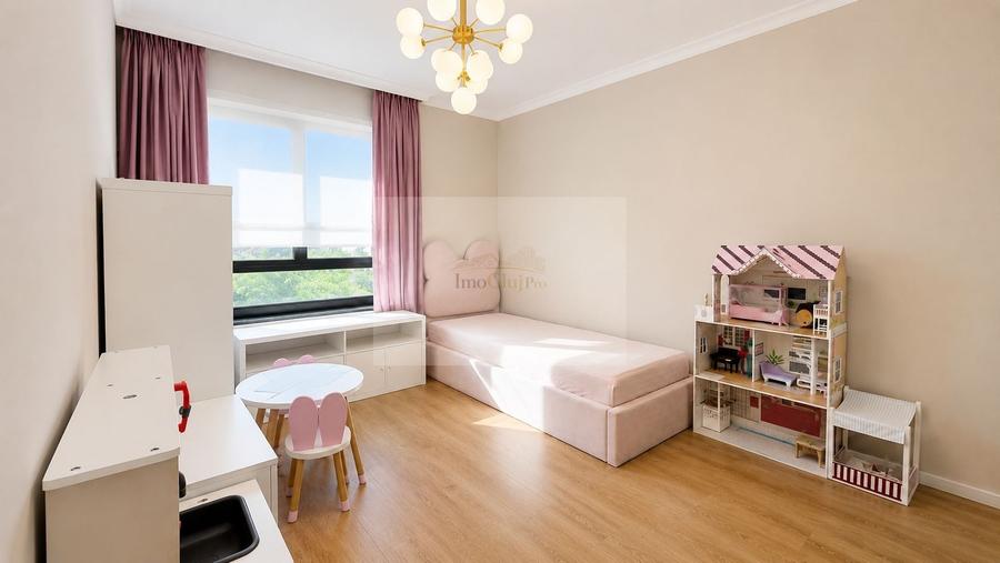Apartament cu 3 camere semidecomandat, mobilat în Semicentral