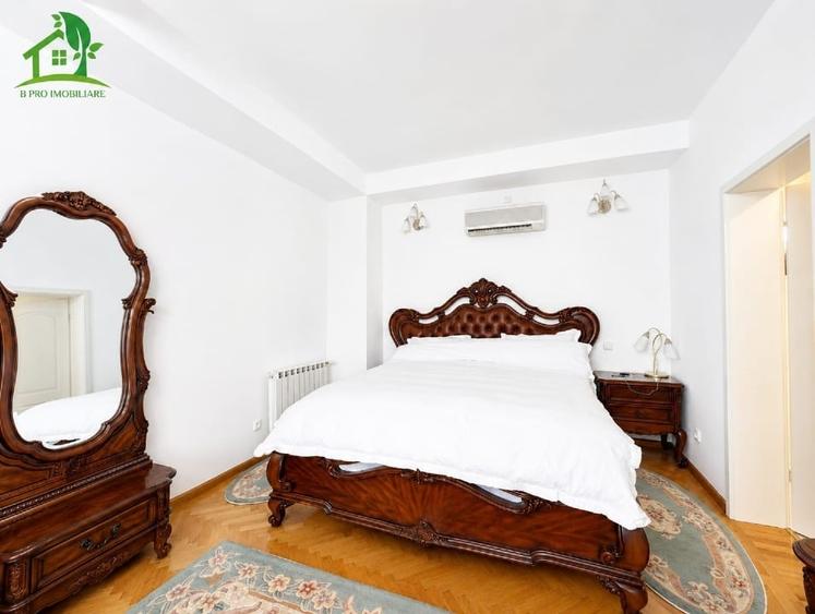 Casă individuală cu 10 camere cu Canalizare în Primăverii
