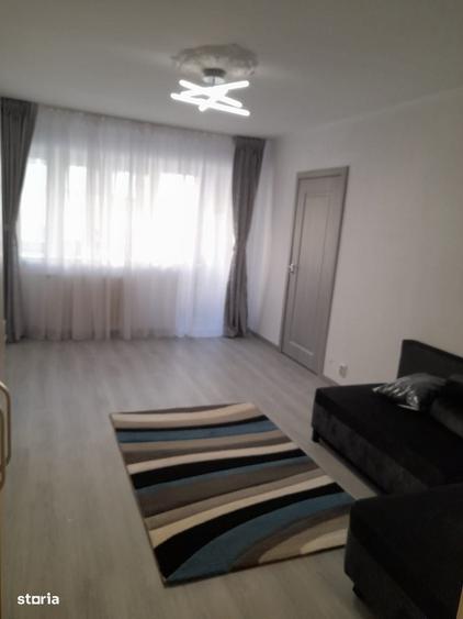 Apartament cu 3 camere în Tineretului