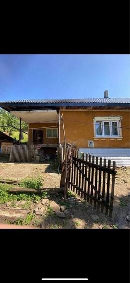 Casă cu 3 camere în Chiuzbaia