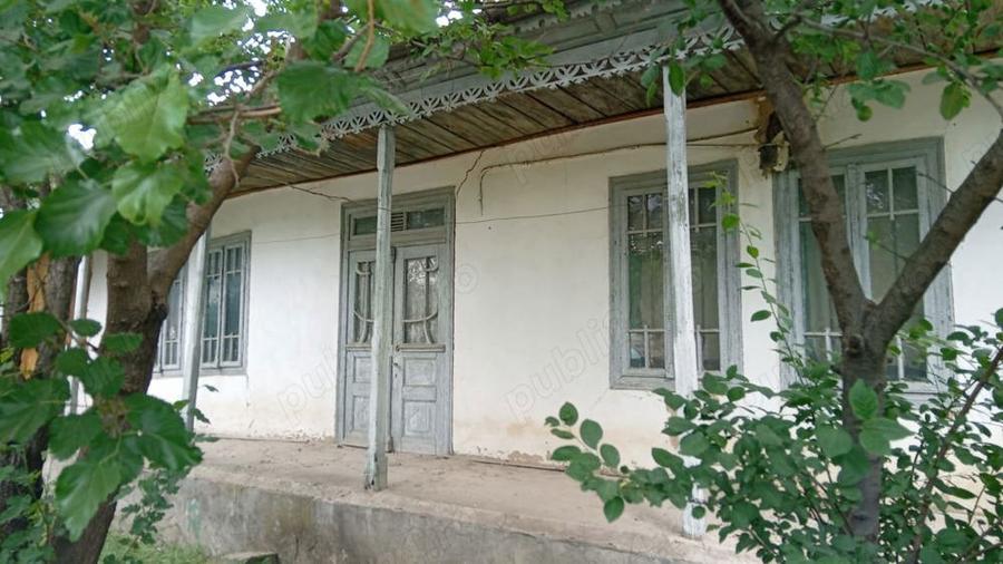 Casă cu 2 camere cu Teren 877 Mp în Central