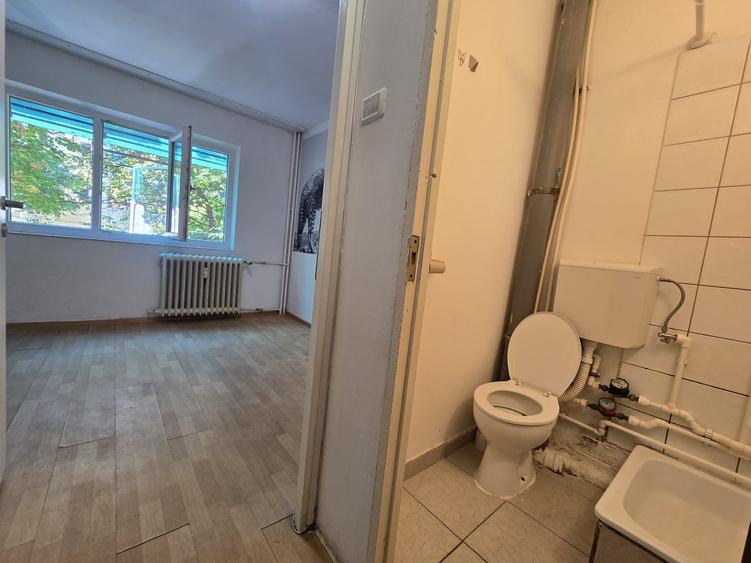 Garsonieră semidecomandată în Podu Roș