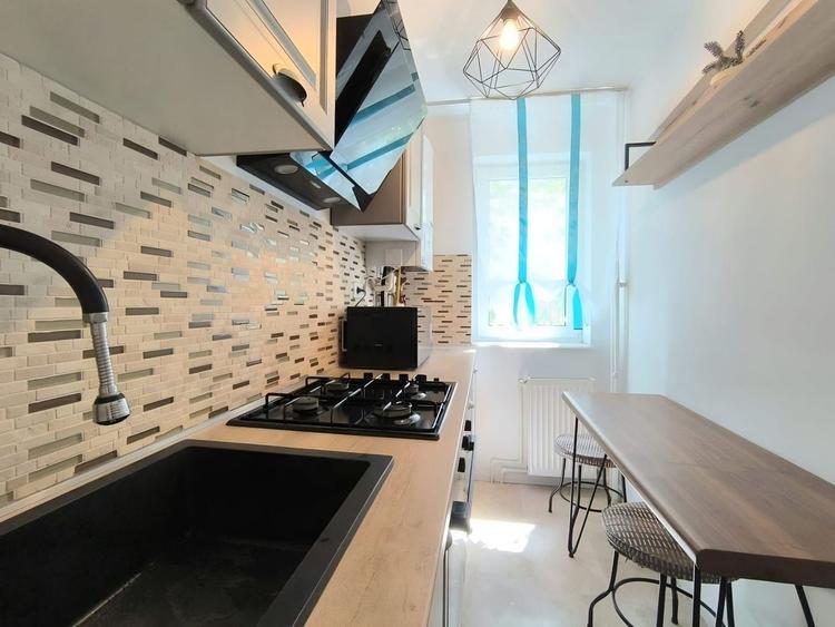 Apartament cu 2 camere semidecomandat, mobilat în Tomis Nord