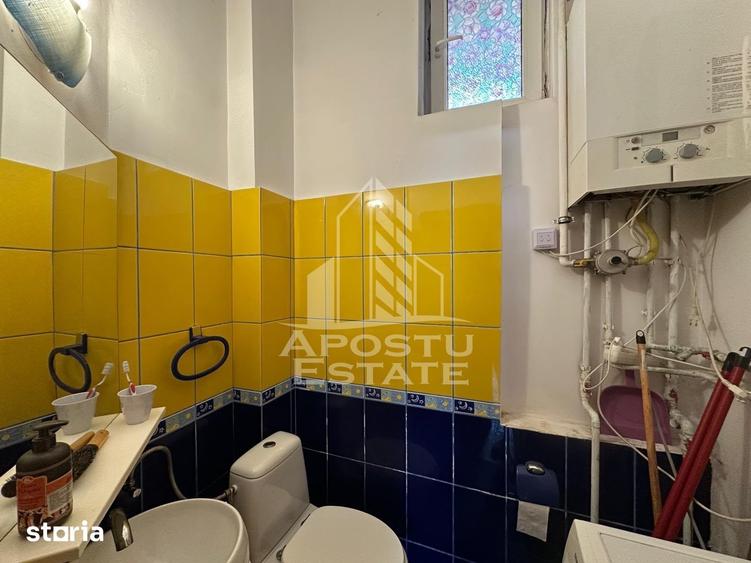 Casă cu 4 camere cu Teren 200 Mp în Central