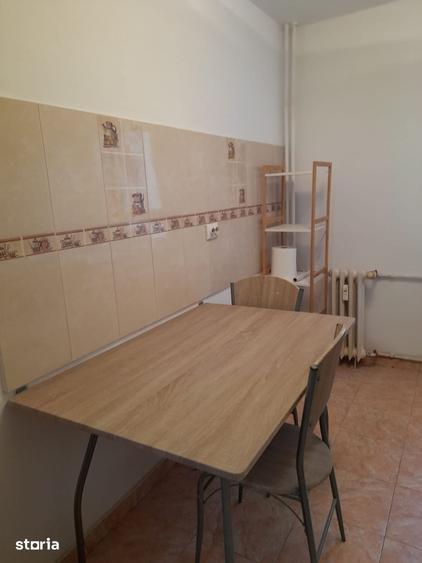 Apartament cu 3 camere în Tineretului