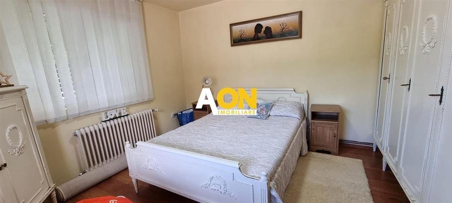 Casă individuală cu 4 camere cu Canalizare în Șard
