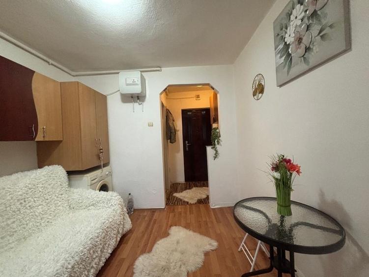 Garsonieră decomandată în Vasile Aaron