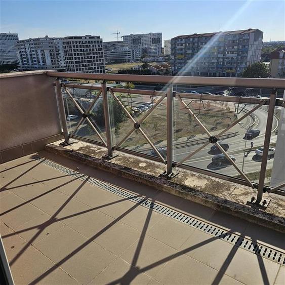 Apartament cu 2 camere decomandat în Torontalului