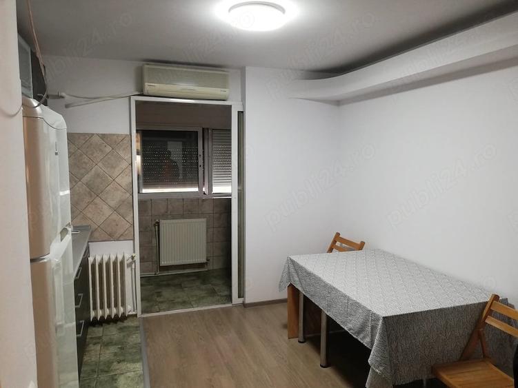 Apartament cu 2 camere decomandat în Titan