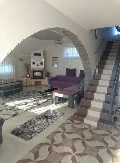 Casă cu Teren 450 Mp în Cut