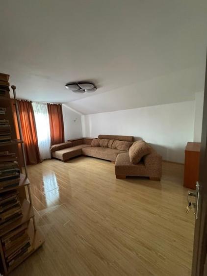 Casă individuală cu 5 camere cu Teren 4044 Mp în Drăgoești