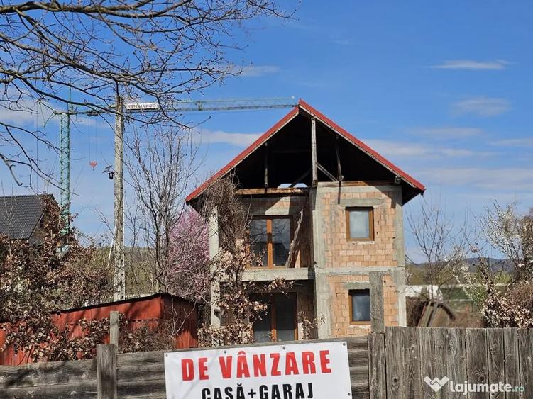 Casă cu 4 camere în Central