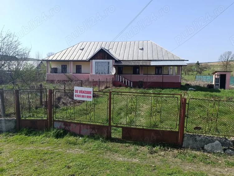 Casă cu 3 camere în Chiuza