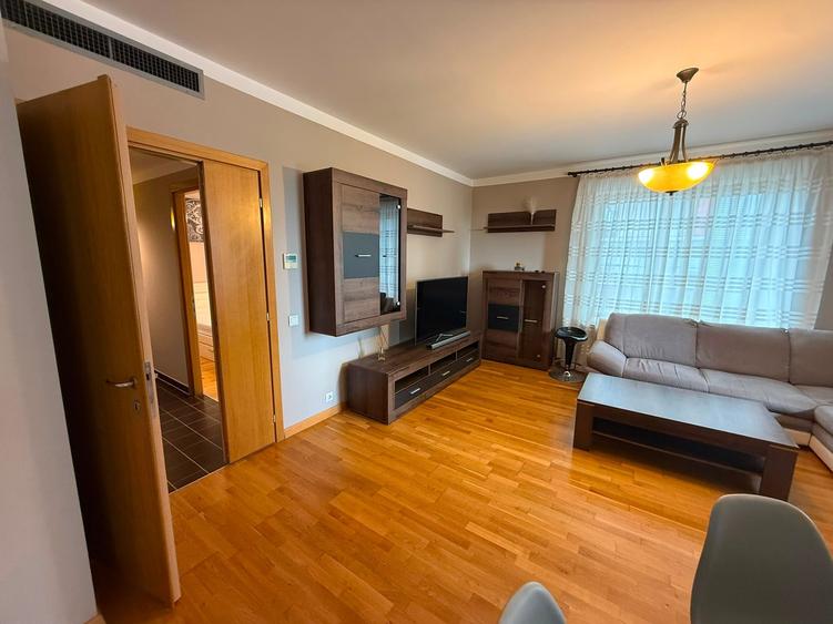 Apartament cu 2 camere semidecomandat în Splaiul Unirii