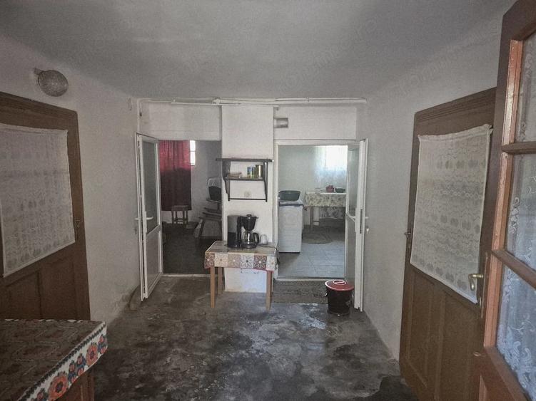 Casă cu 4 camere cu Teren 250 Mp în Muncitoresc