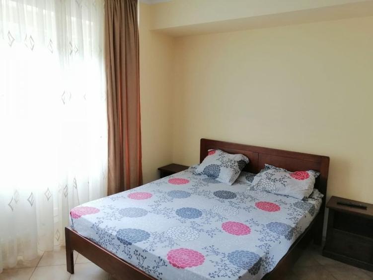 Apartament cu 3 camere decomandat, mobilat în Prundu